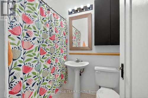 Unit 2 Bathroom - 260 Somerset Street W, Ottawa, ON - Indoor Photo Showing Bathroom