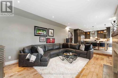 1466 Rhea Place, Ottawa, ON - Indoor Photo Showing Living Room
