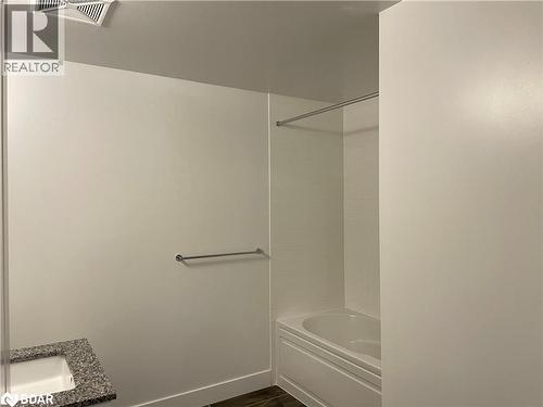 2343 Khalsa Gate Unit# 201, Oakville, ON - Indoor Photo Showing Bathroom