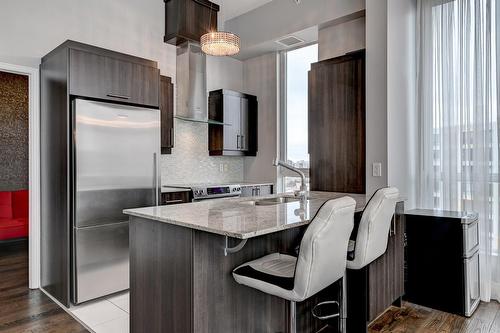 Kitchen - 1211-4975 Rue Jean-Talon O., Montréal (Côte-Des-Neiges/Notre-Dame-De-Grâce), QC - Indoor Photo Showing Kitchen With Double Sink