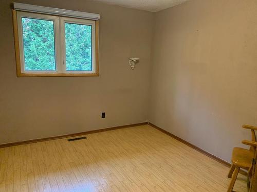 1325 Rosslyn Road, Thunder Bay, ON - Indoor Photo Showing Other Room
