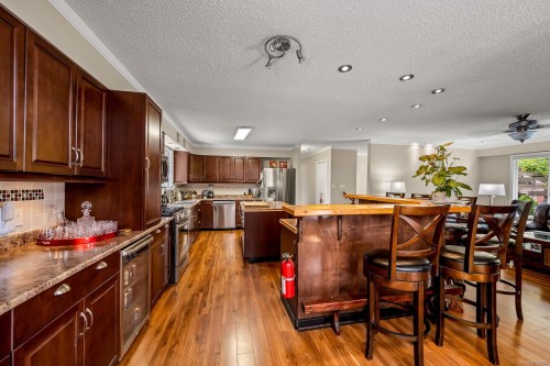 380 Sable Pl, Comox, BC 