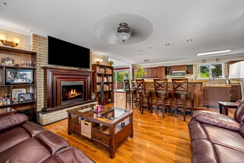 380 Sable Pl, Comox, BC 