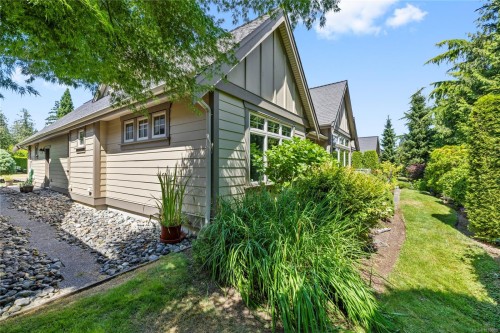 649 Eaglewood Crt, Qualicum Beach, BC 