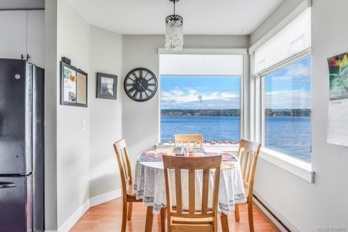 1204-27 Island Hwy South, Campbell River, BC - Indoor Photo Showing Dining Room With Body Of Water