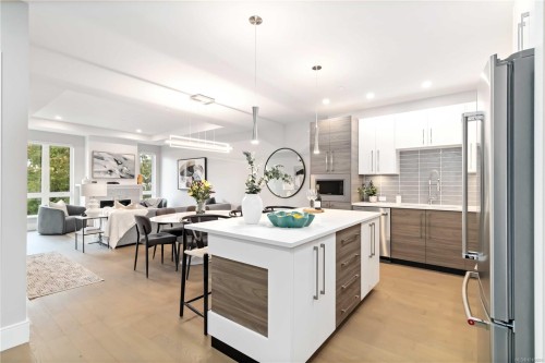 306-986 Doumac Ave, Saanich, BC - Indoor Photo Showing Kitchen With Upgraded Kitchen