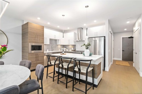 306-986 Doumac Ave, Saanich, BC - Indoor