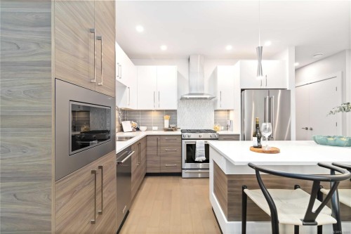 306-986 Doumac Ave, Saanich, BC - Indoor Photo Showing Kitchen With Upgraded Kitchen