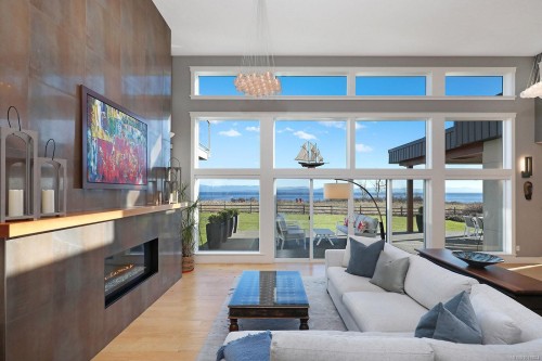 300 Connemara Rd, Comox, BC 