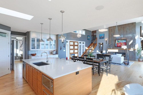 300 Connemara Rd, Comox, BC 