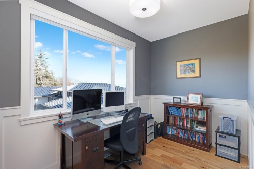 300 Connemara Rd, Comox, BC 