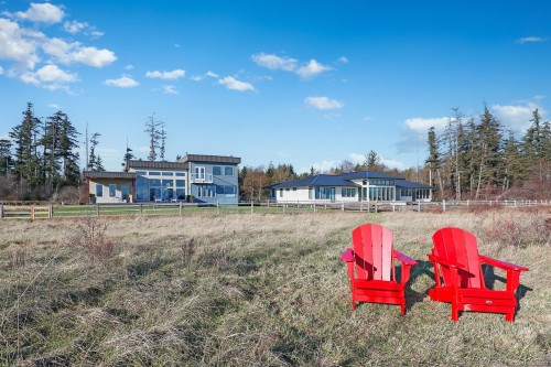 300 Connemara Rd, Comox, BC 