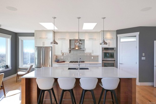 300 Connemara Rd, Comox, BC 