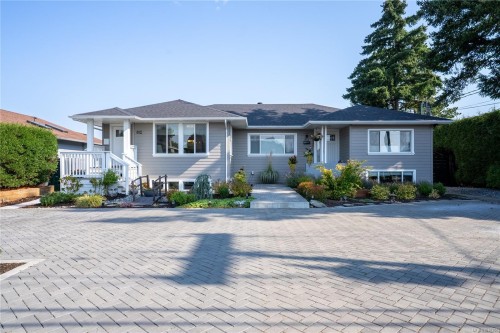 812 Mann Ave, Saanich, BC - Outdoor With Facade