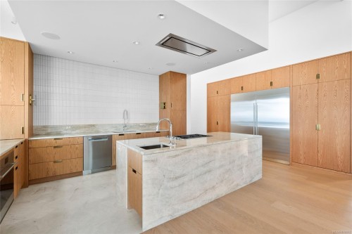 4570 Bissenden Pl, Saanich, BC 