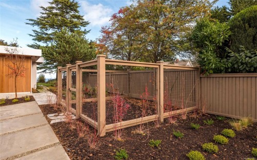 4570 Bissenden Pl, Saanich, BC 