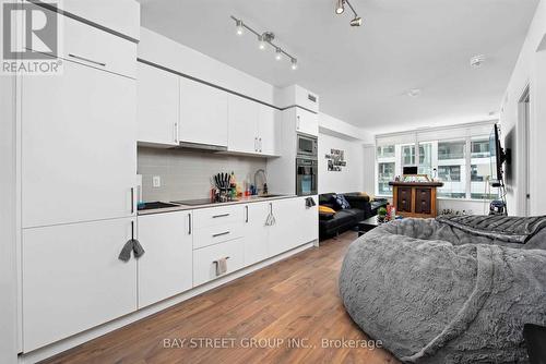 313W - 27 Bathurst Street, Toronto, ON - Indoor