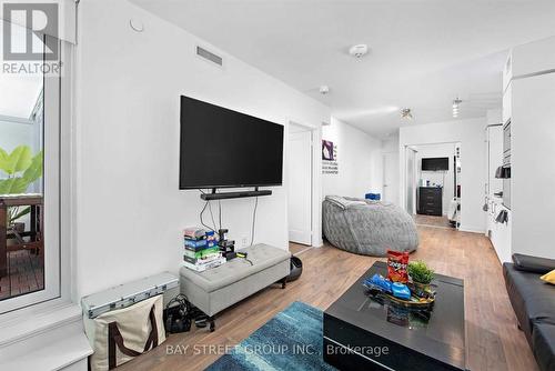 313W - 27 Bathurst Street, Toronto, ON - Indoor Photo Showing Other Room