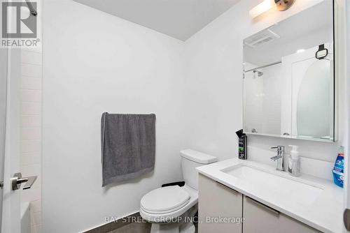 313W - 27 Bathurst Street, Toronto, ON - Indoor Photo Showing Bathroom