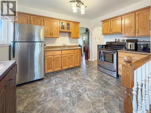 1080 4Th Street E, Prince Albert, SK - Indoor Photo Showing Kitchen