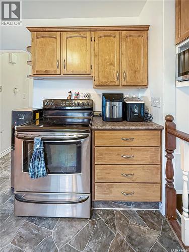 1080 4Th Street E, Prince Albert, SK - Indoor Photo Showing Kitchen