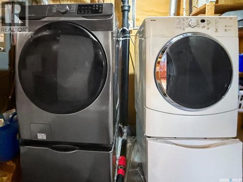 1080 4Th Street E, Prince Albert, SK - Indoor Photo Showing Laundry Room