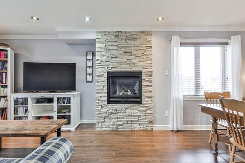 Salon - 471 Place Du Louvre, Mascouche, QC - Indoor Photo Showing Living Room With Fireplace