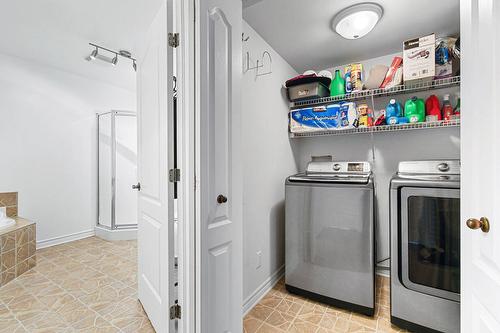 Salle de lavage - 471 Place Du Louvre, Mascouche, QC - Indoor Photo Showing Laundry Room