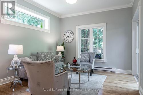 180 Elizabeth Street, Stratford, ON - Indoor Photo Showing Living Room