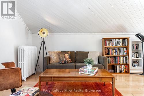 180 Elizabeth Street, Stratford, ON - Indoor Photo Showing Living Room