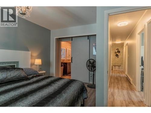 2194 Sixth Avenue, Trail, BC - Indoor Photo Showing Bedroom