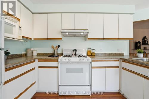 27 Village Green Drive, Guelph (Village By The Arboretum), ON - Indoor Photo Showing Kitchen