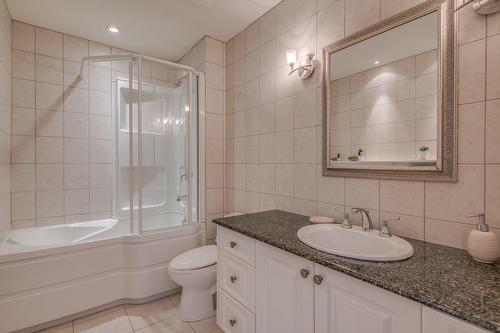 Bathroom - 2 Place De Montmedy, Lorraine, QC - Indoor Photo Showing Bathroom