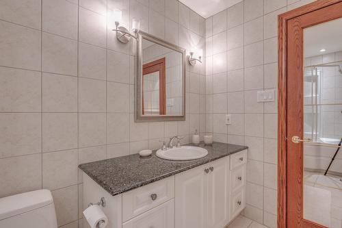 Bathroom - 2 Place De Montmedy, Lorraine, QC - Indoor Photo Showing Bathroom