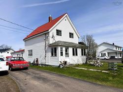 1 beaverdam Road  Parrsboro, NS B0M 1S0