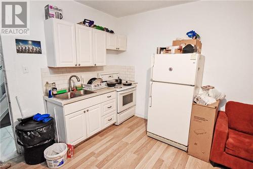 286-290 Hazel St, Sudbury, ON - Indoor Photo Showing Kitchen