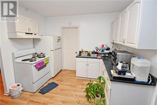 286-290 Hazel St, Sudbury, ON - Indoor