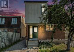 427 KINTYRE PRIVATE  Ottawa, ON K2C 3M9