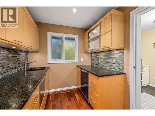 3929 Gallaghers Circle, Kelowna, BC - Indoor Photo Showing Kitchen