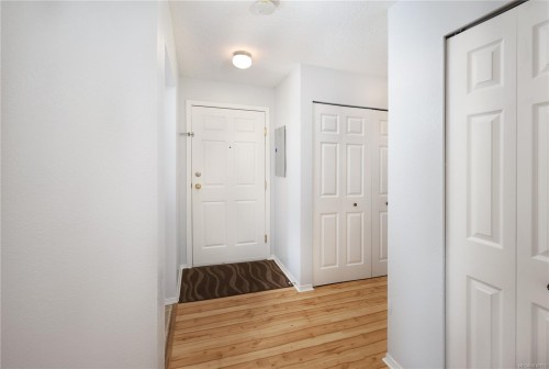 201-3226 Cowichan Lake Rd, Duncan, BC - Indoor Photo Showing Other Room