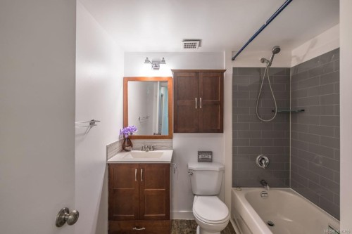1102-1097 Bowen Rd, Nanaimo, BC - Indoor Photo Showing Bathroom