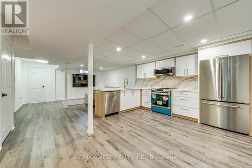 8077 Mount Carmel Boulevard, Niagara Falls, ON - Indoor Photo Showing Kitchen