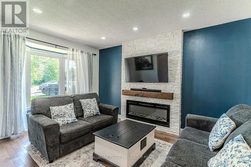 20 Pae Drive, Barrie, ON - Indoor Photo Showing Living Room With Fireplace