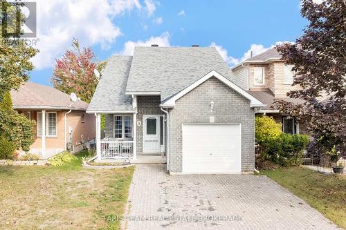 9 JULIA CRESCENT  Orillia, ON L3V 7Y9