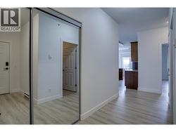 Entry hall w/closet - 