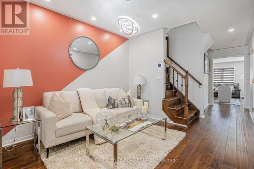 3366 Mikalda Road, Burlington, ON - Indoor Photo Showing Living Room