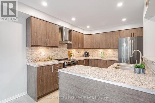 3366 Mikalda Road, Burlington, ON - Indoor Photo Showing Kitchen With Double Sink With Upgraded Kitchen