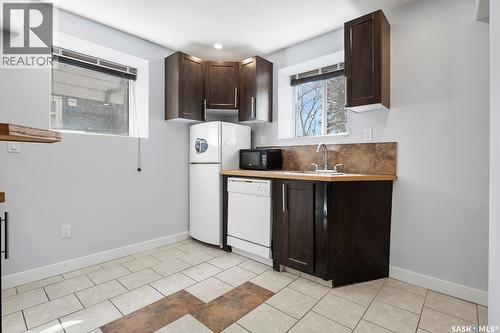 2711 Mackay Street, Regina, SK - Indoor Photo Showing Kitchen