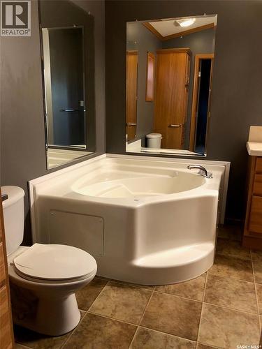 518 Railway Avenue Se, Preeceville, SK - Indoor Photo Showing Bathroom