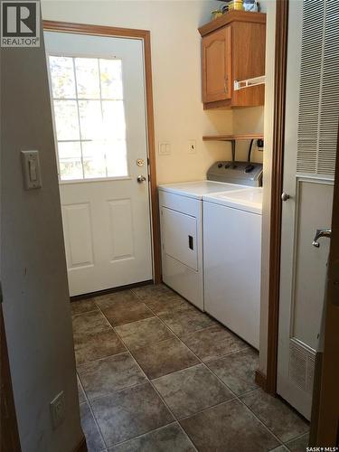 518 Railway Avenue Se, Preeceville, SK - Indoor Photo Showing Laundry Room
